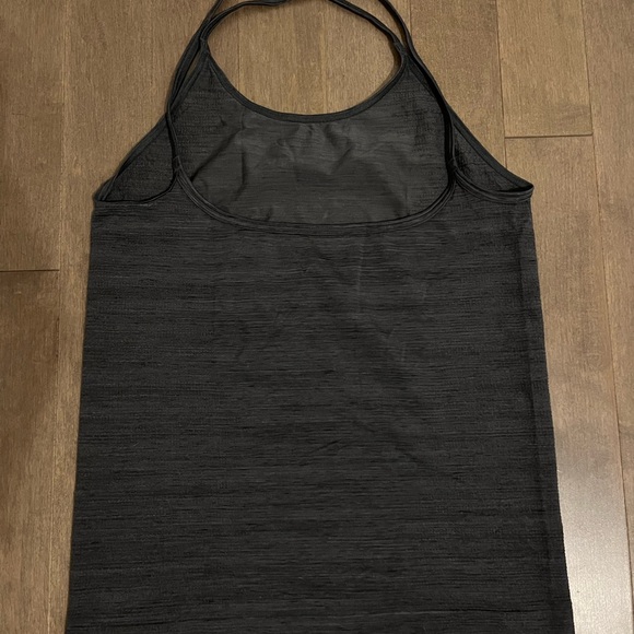 Under Armour Tank Top - Picture 2 of 2
